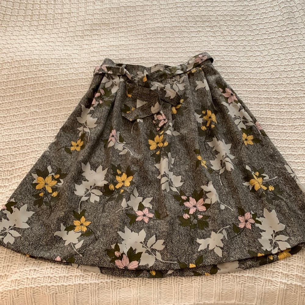 Banana Republic | midi skirt